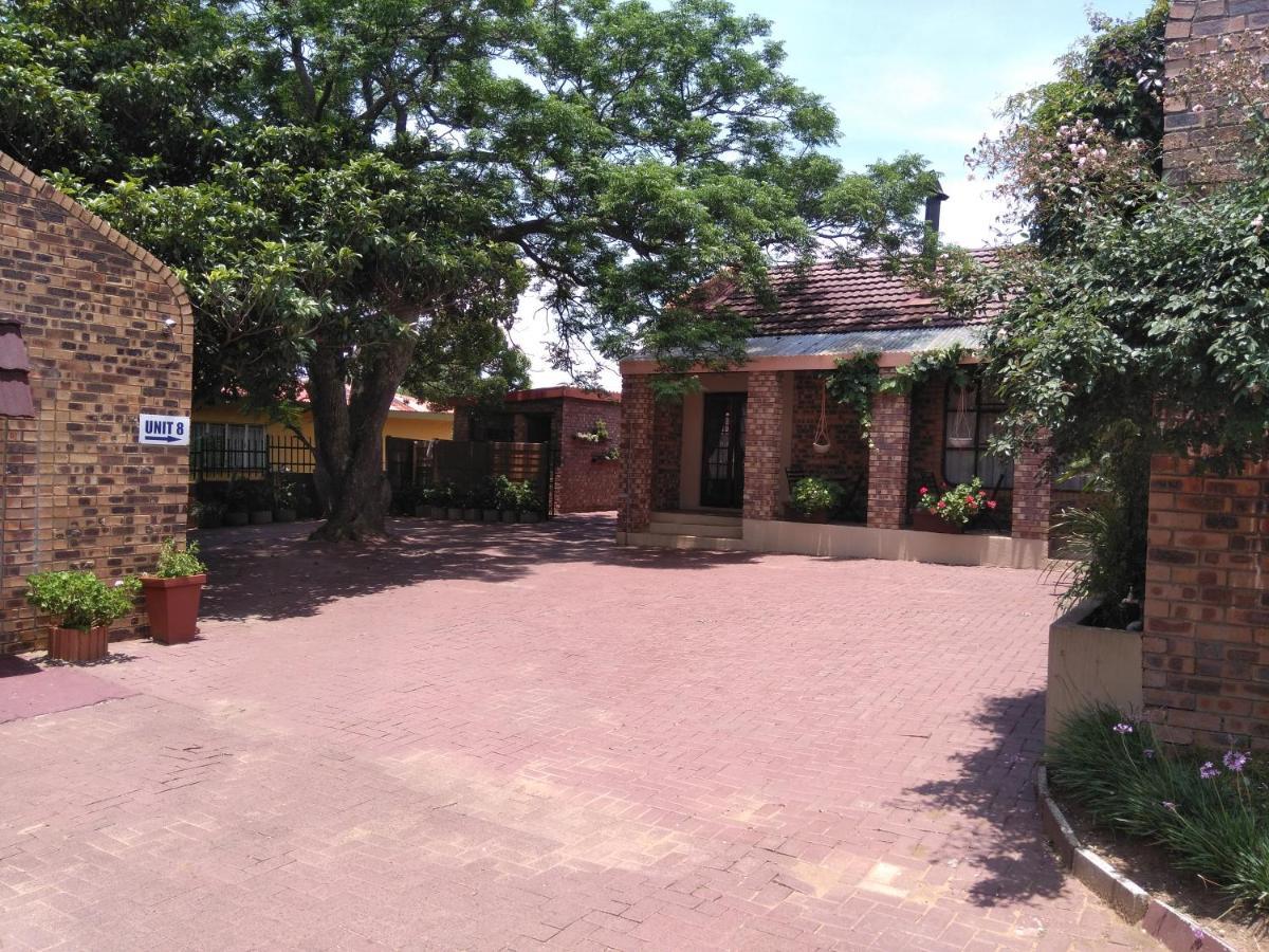Khokha Moya Guesthouse Ermelo Eksteriør bilde