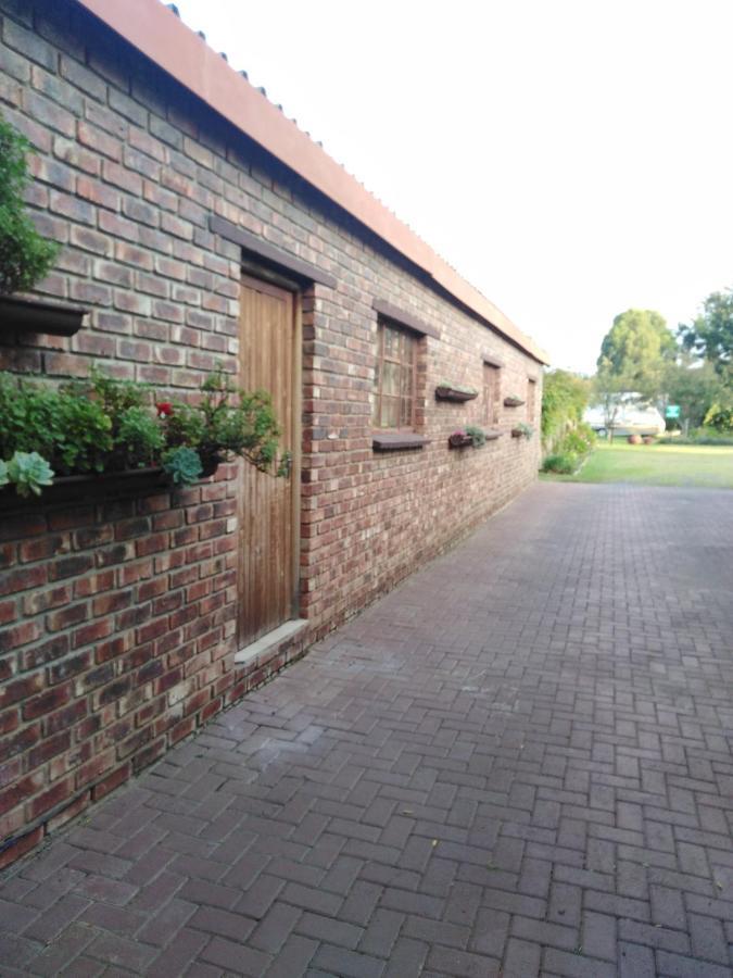 Khokha Moya Guesthouse Ermelo Eksteriør bilde